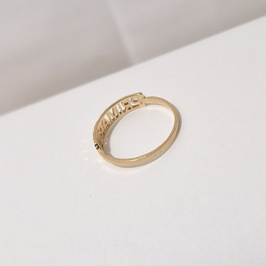 ANILLO DE GRADUACIÓN ORO 10 K 0.9 GRMS (SEMINUEVO)