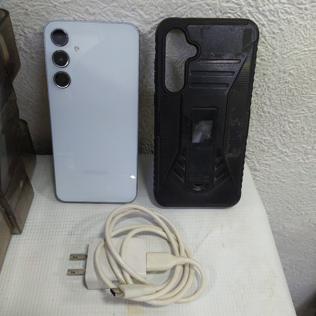 CELULAR SAMSUNG GALAXY A55 5G SM-A556E (2024) 256 GB 8 GB RAM (SEMINUEVO)