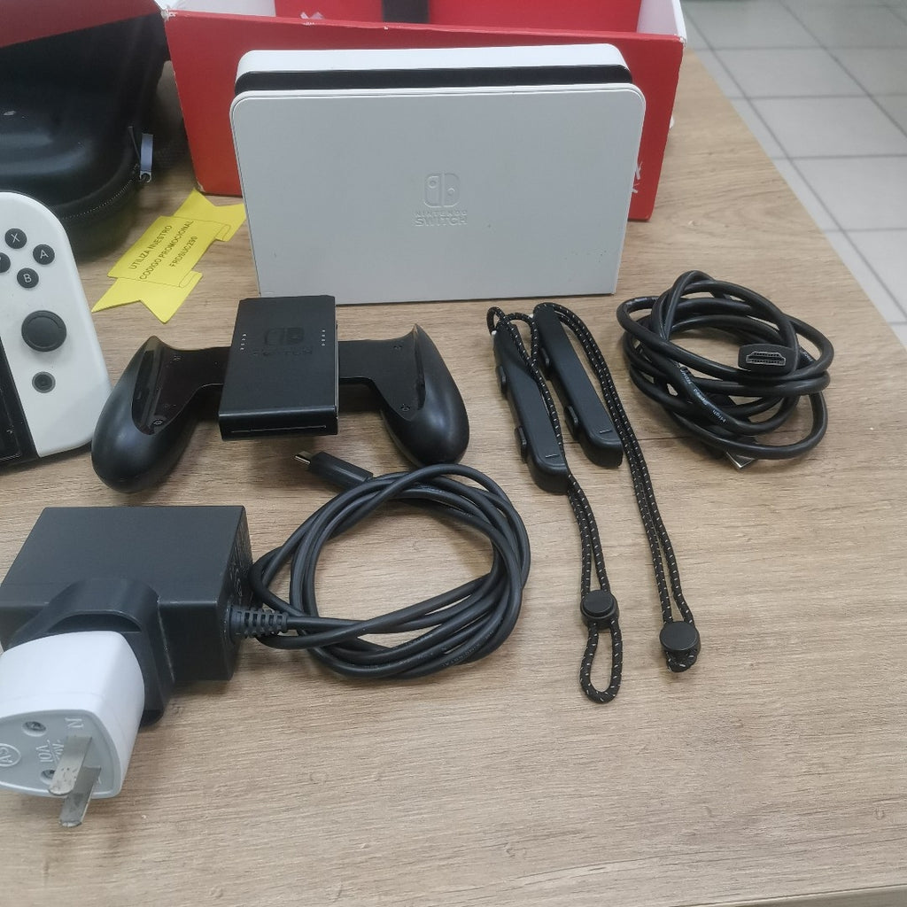 CONSOLA DE VIDEOJUEGO NINTENDO SWITCH OLED 64 GB (SEMINUEVO)