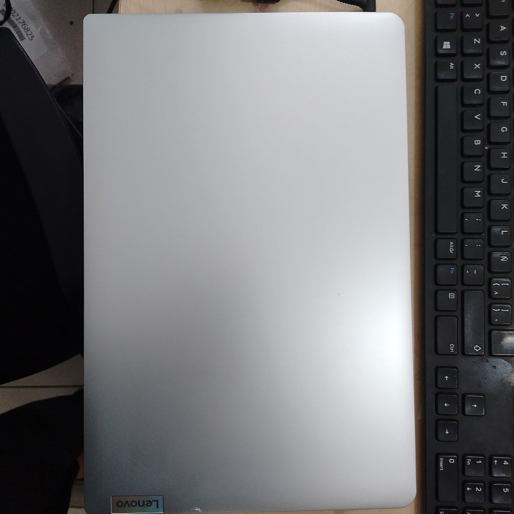 LAPTOP LENOVO IDEAPAD 1 15AMN7 (2023) 256 GB SSD 8 GB RAM (SEMINUEVO)