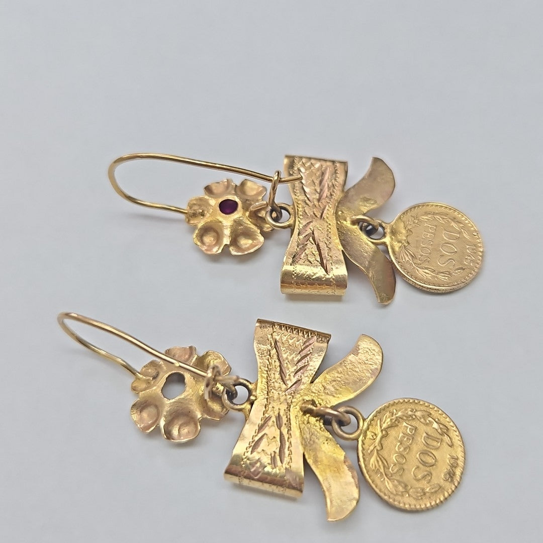 K1 7,00 GRMS 10 K IDENTIFICACIÓN ARETES PAR MATERIALES ORO MATERIALES GEMO (SEMINUEVO)