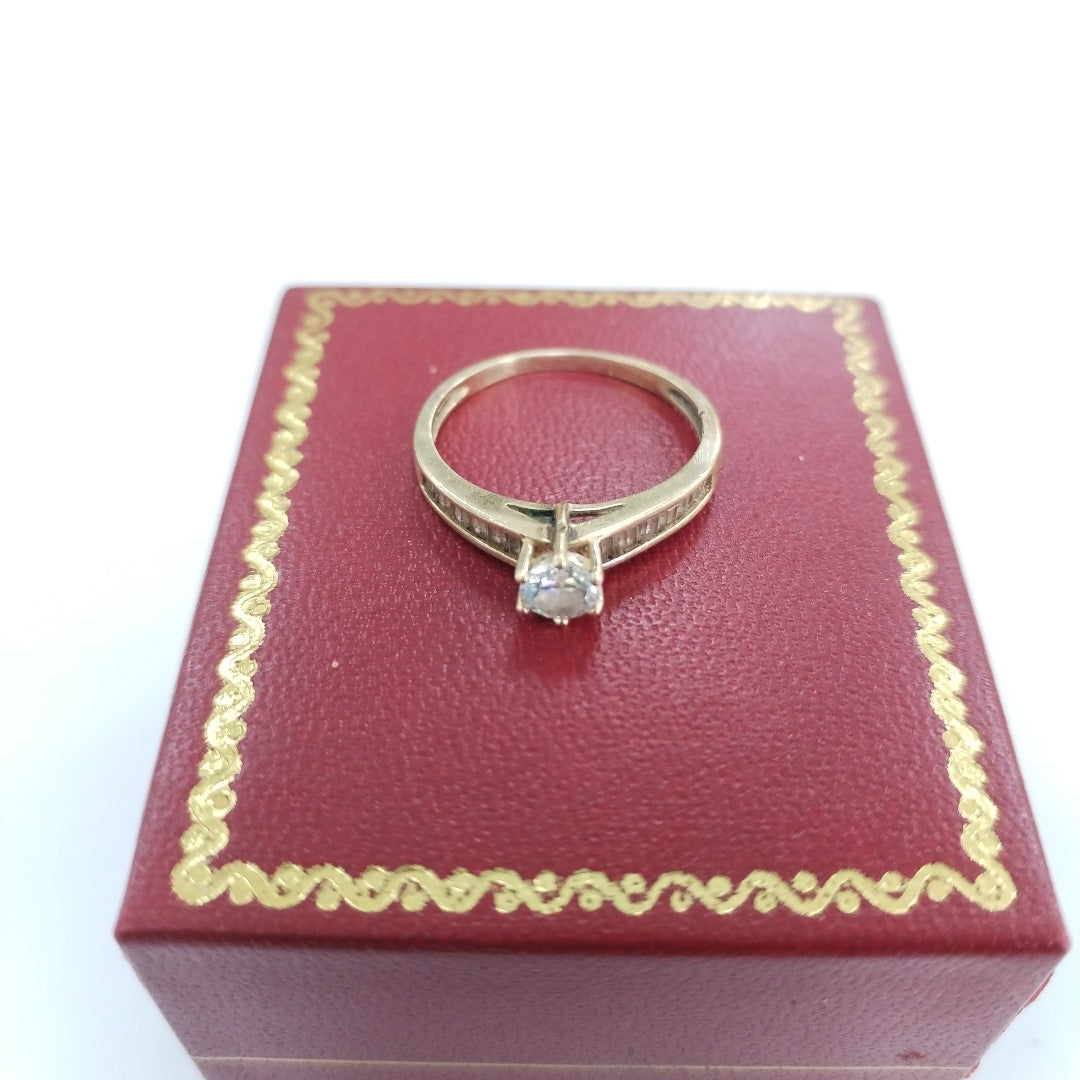 SOLITARIO ORO 14 K 1.7 GRMS (SEMINUEVO)
