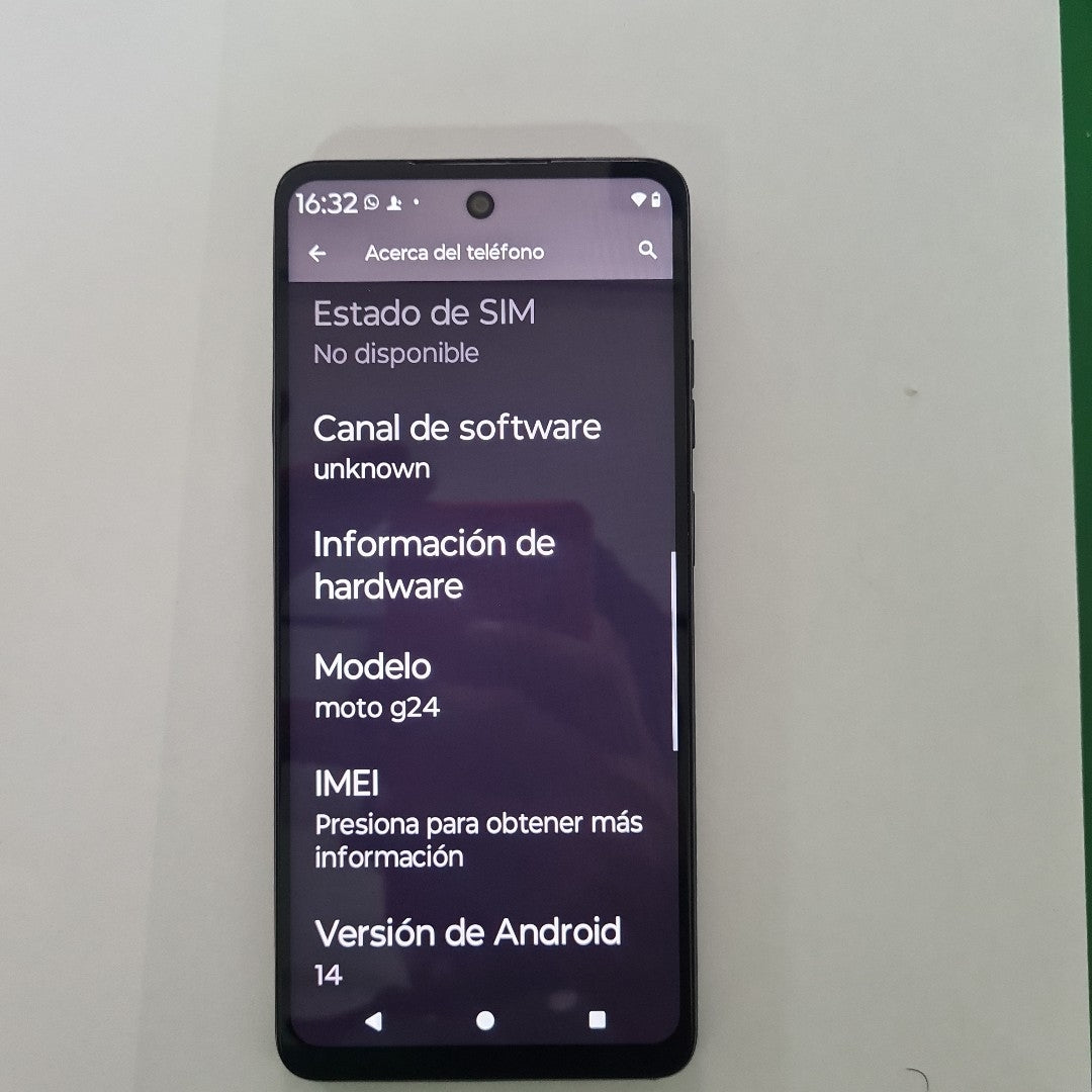 CELULAR MOTOROLA MOTO G24 XT2423-1 (2024) 256 GB 4 GB RAM (SEMINUEVO)