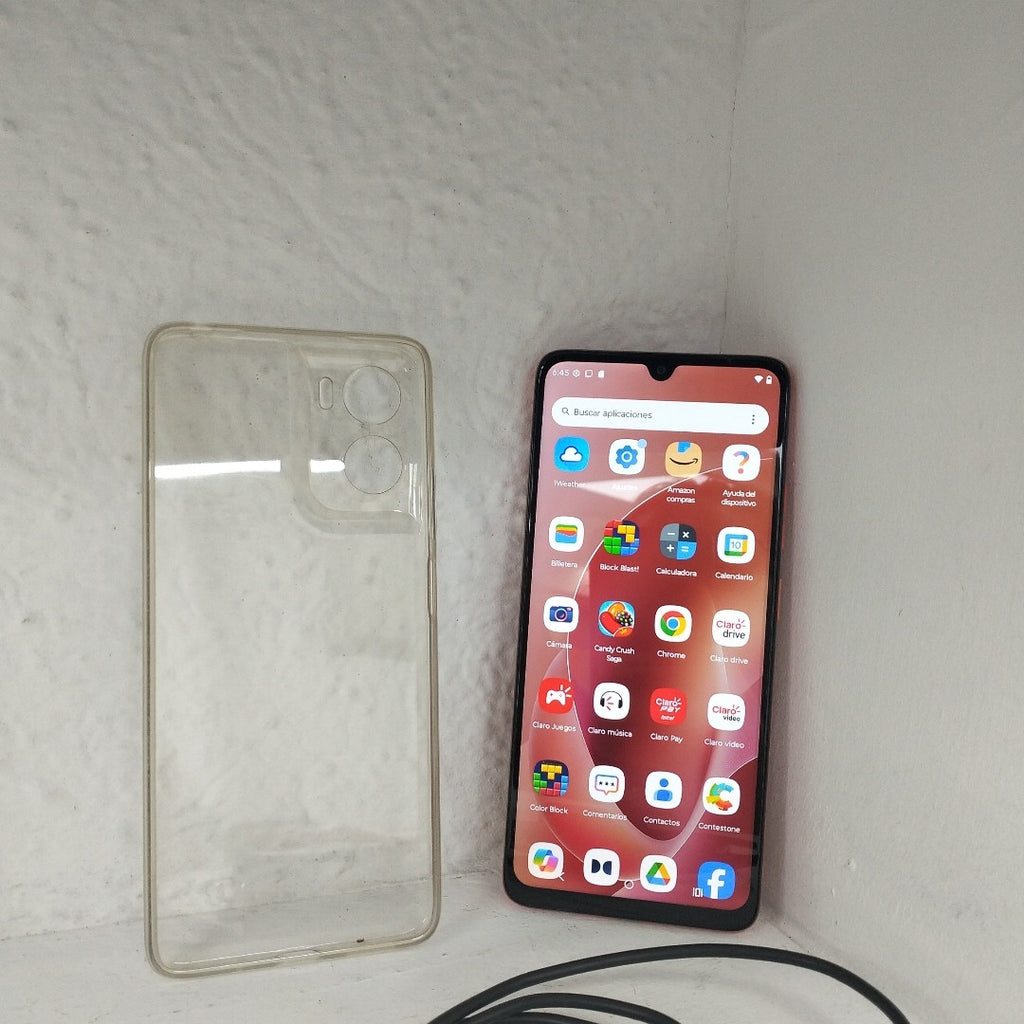 CELULAR MOTOROLA MOTO G06 XT2535-2 (2025) 64 GB 4 GB RAM (SEMINUEVO)