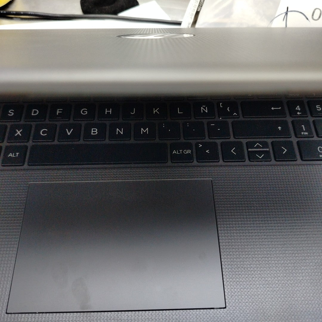 LAPTOP HP 255 G10 (2024) 512 GB SSD 8 GB RAM (SEMINUEVO)