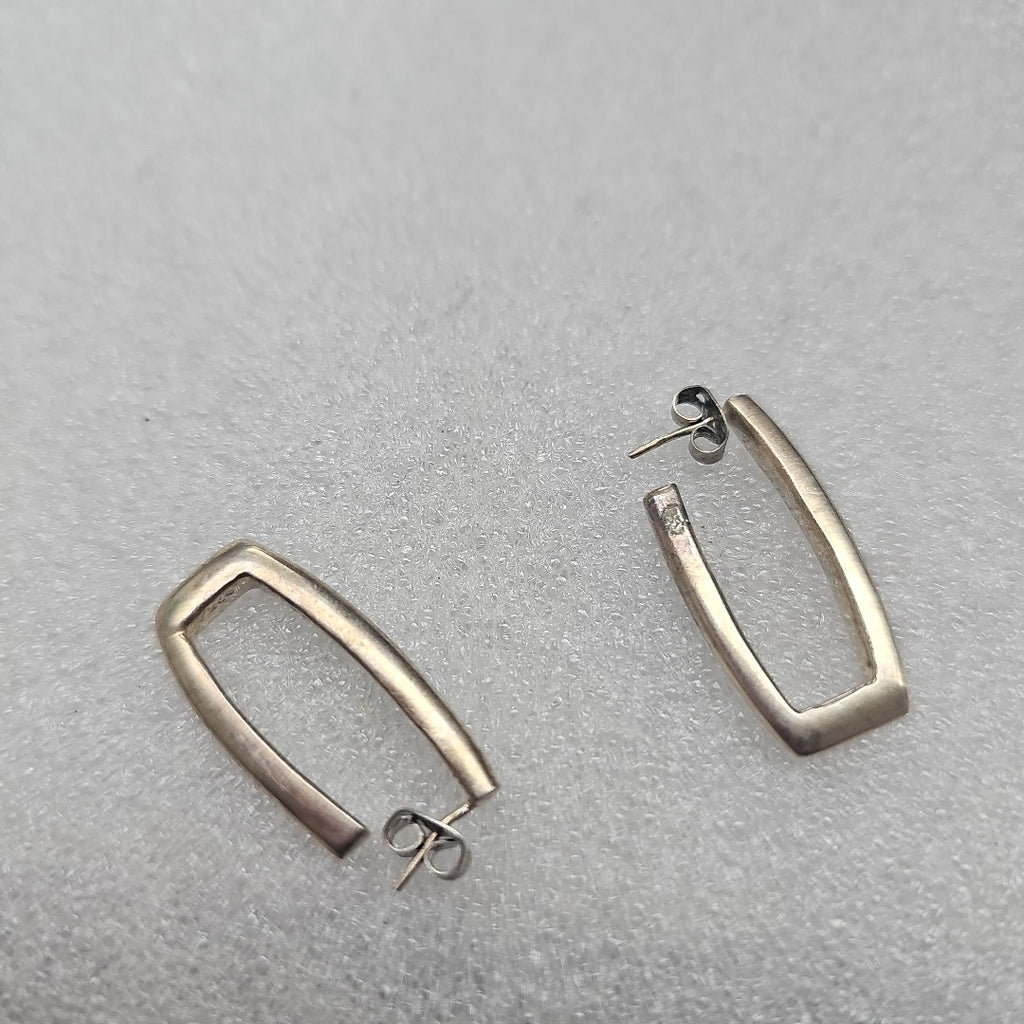 ARETES PAR, ARRACADAS PAR, PULSERA PLATA 35 GRMS (SEMINUEVO)