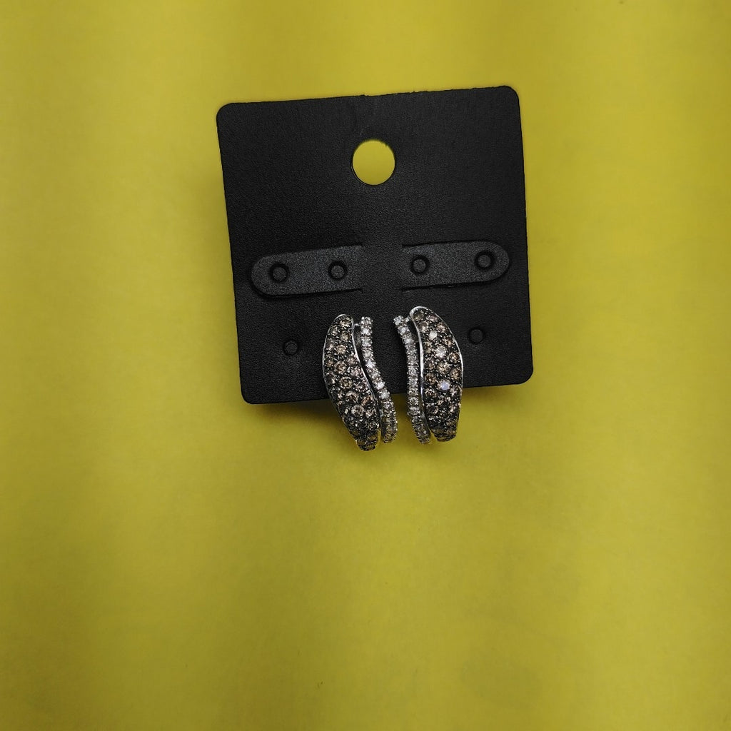 ARETES PAR ORO BLANCO 18 K 5 GRMS (SEMINUEVO)