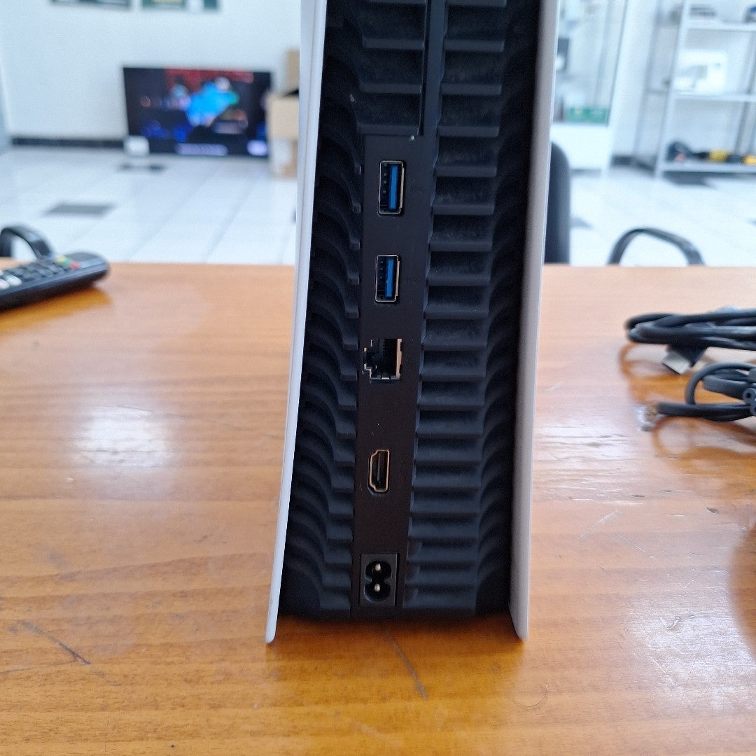 CONSOLA DE VIDEOJUEGO SONY PS5 DIGITAL 825 SSD (SEMINUEVO)