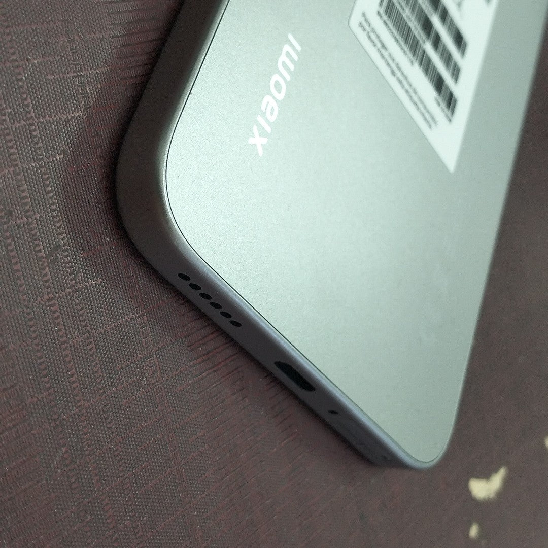 CELULAR XIAOMI 15T 25069PTEBG (2025) 512 GB 12 GB RAM (SEMINUEVO)