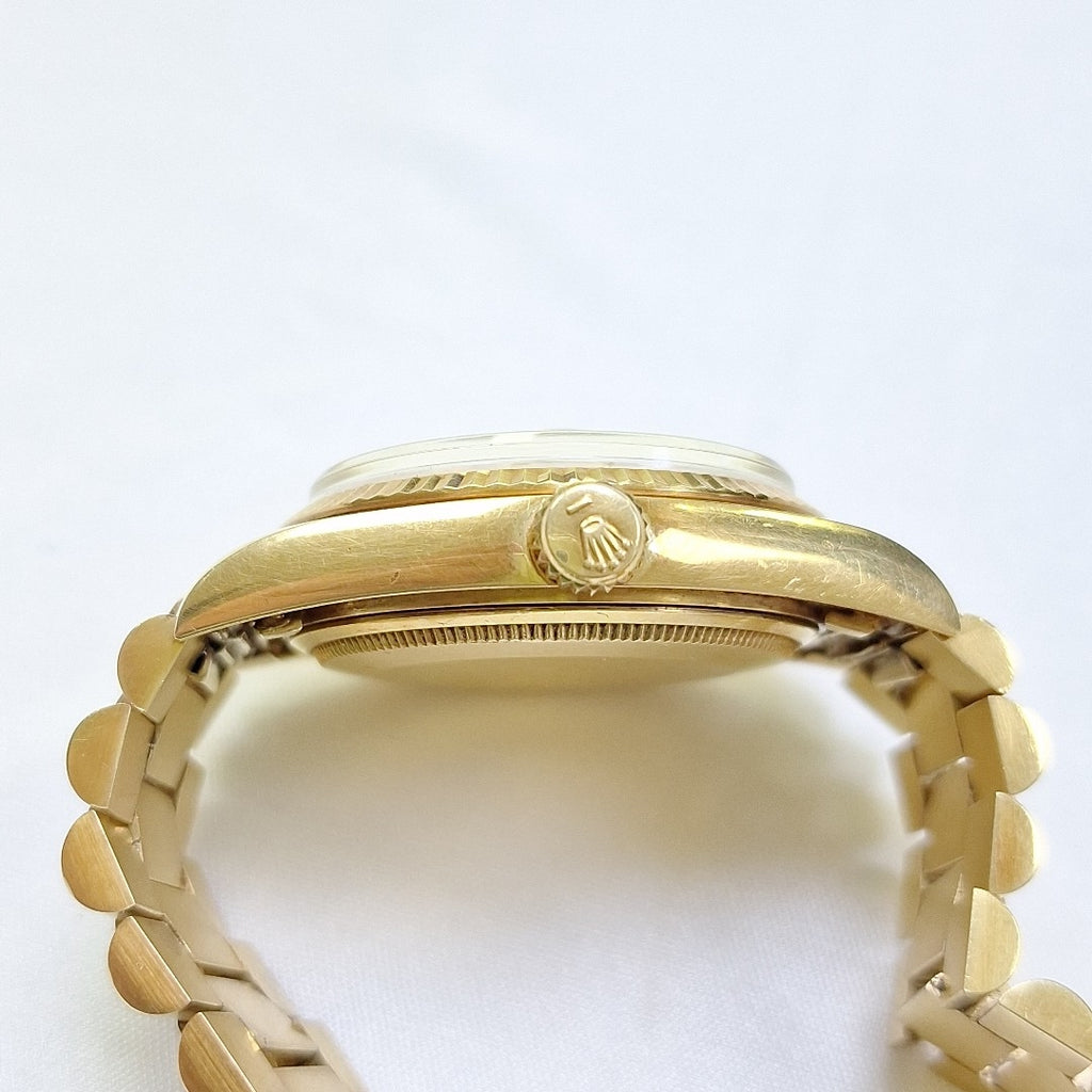 RELOJ CAJA Y PULSO ORO ORO 18 K 118.2 GRMS (SEMINUEVO)