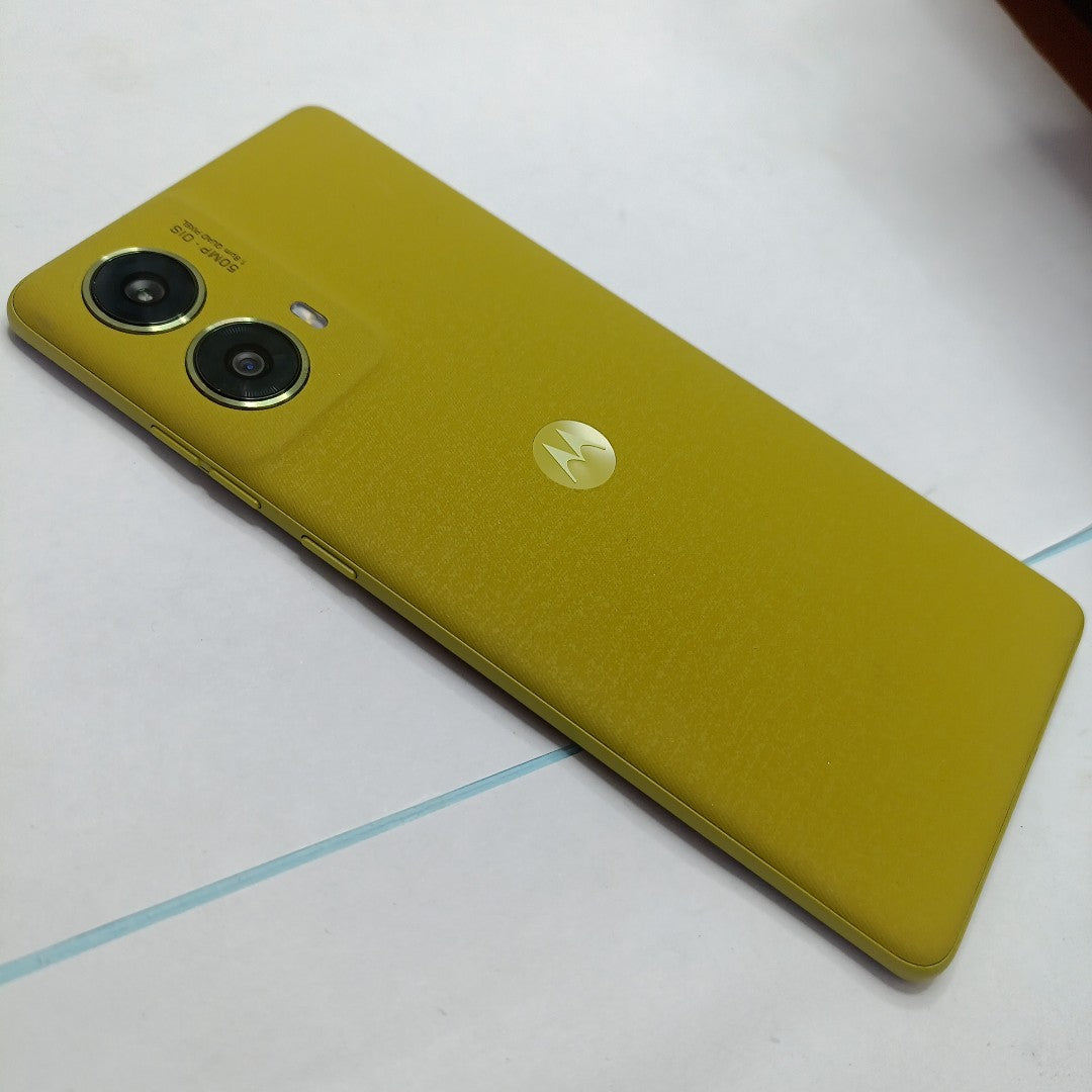 CELULAR MOTOROLA MOTO G85 5G XT2427-1 256 GB 8 GB RAM (SEMINUEVO)