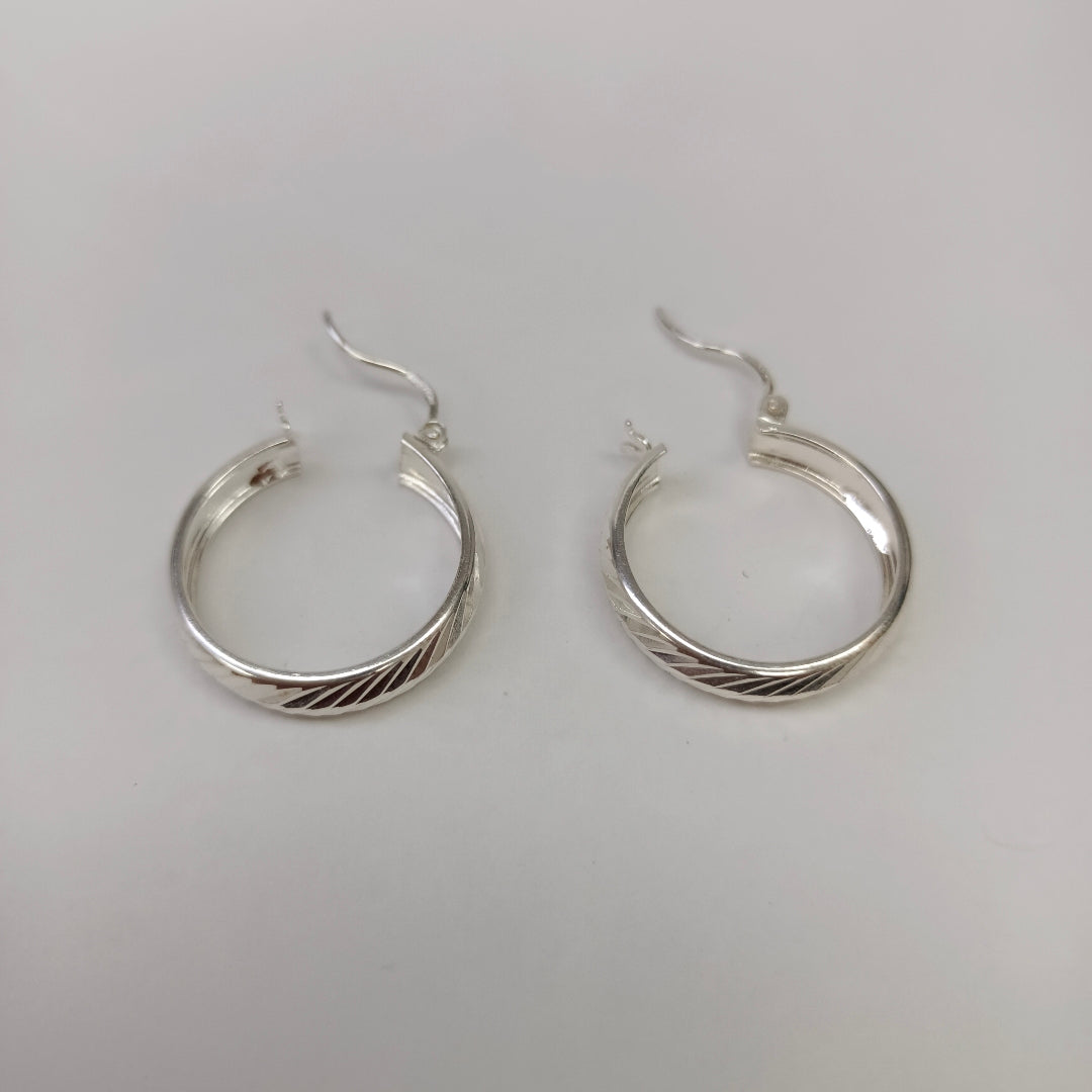 PAR ARRACADAS LABRADAS PLATA .925 2.4 GR (NUEVO)