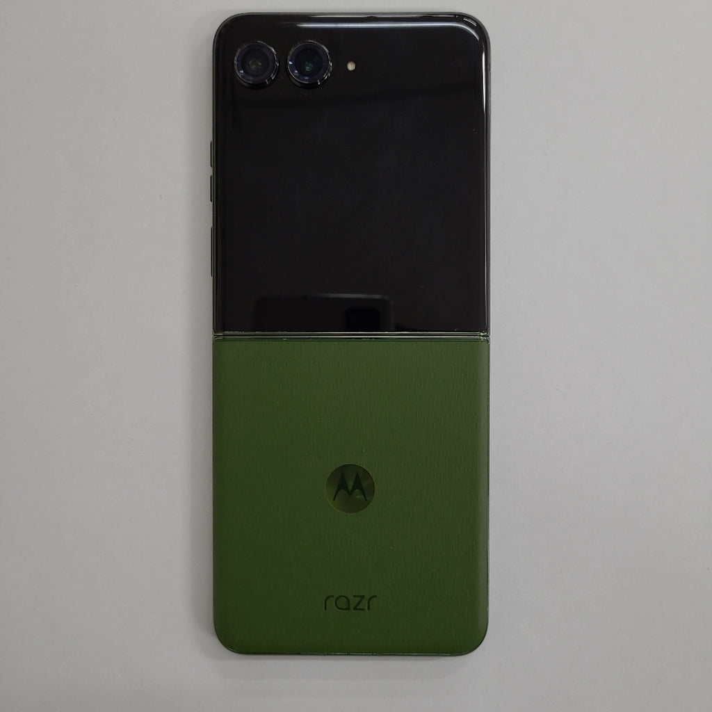 CELULAR MOTOROLA RAZR 50 ULTRA XT2451-3 (2024) 512 GB 12 GB RAM (SEMINUEVO)