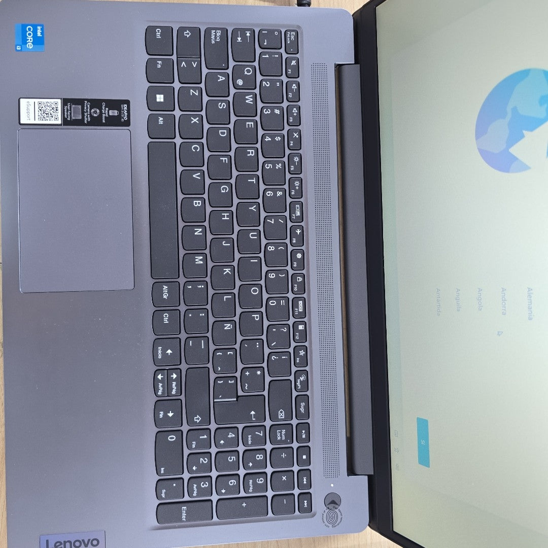 LAPTOP LENOVO IDEAPAD SLIM 3 15IRU8 (2025) 512 GB SSD 8 GB RAM (SEMINUEVO)