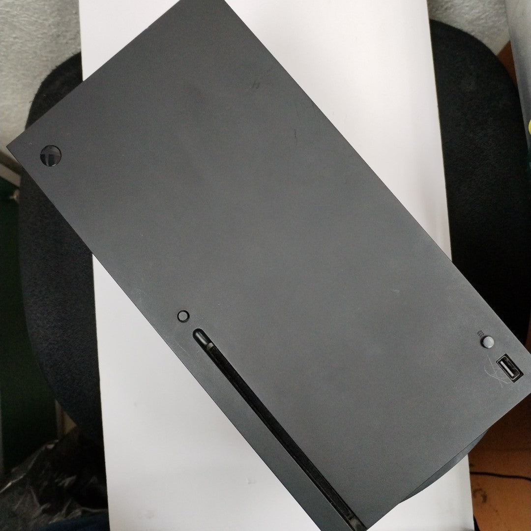 CONSOLA DE VIDEOJUEGO MICROSOFT XBOX SERIES X 1 TB SSD (SEMINUEVO)