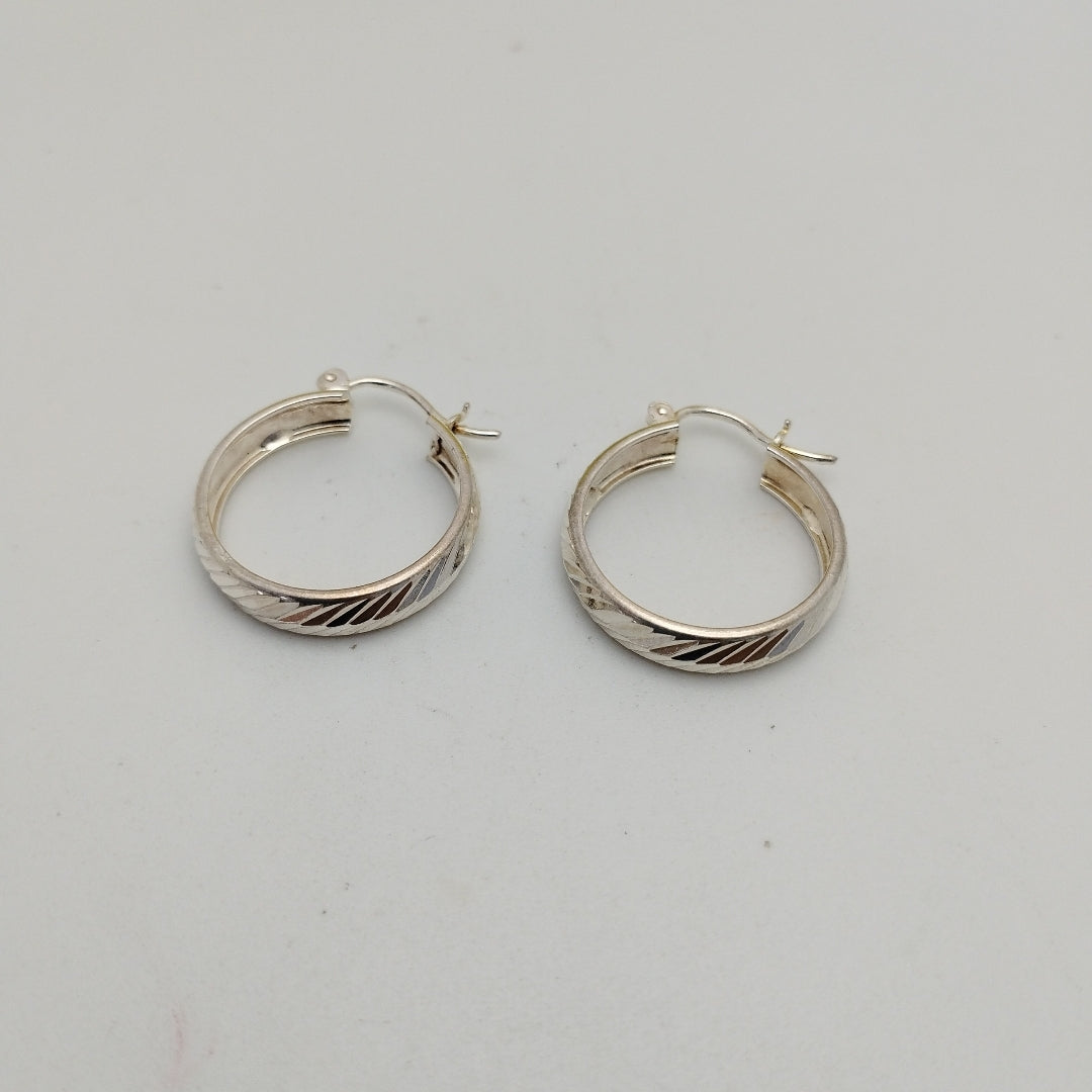 PAR ARRACADAS FACETADAS PLATA .925 2.3 GR (NUEVO)