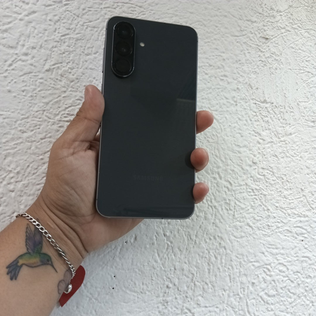 CELULAR SAMSUNG GALAXY A56 SM-A566E (2025) 256 GB 8 GB RAM (SEMINUEVO)