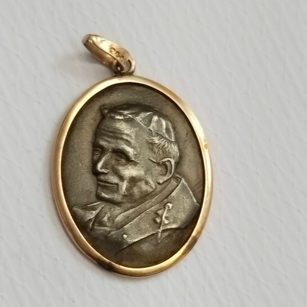 MEDALLA RELIGIOSA ORO 14 K 3.9 GRMS (SEMINUEVO)