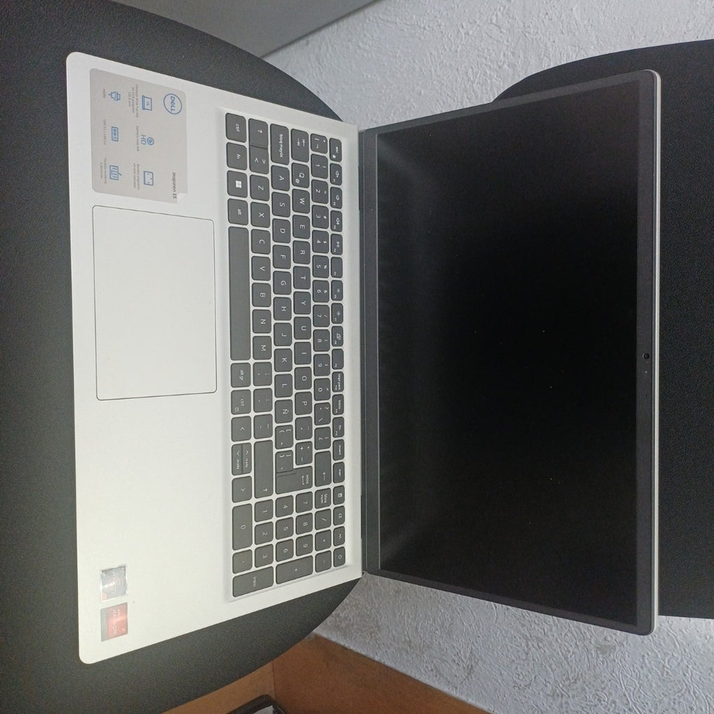 LAPTOP DELL INSPIRON 15 3535 (2024) 1 TB SSD 16 GB RAM (SEMINUEVO)