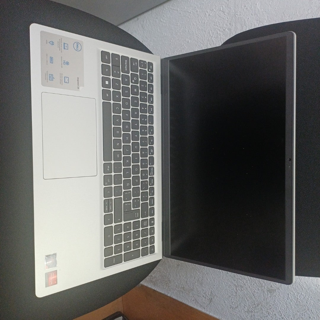 LAPTOP DELL INSPIRON 15 3535 (2024) 1 TB SSD 16 GB RAM (SEMINUEVO)