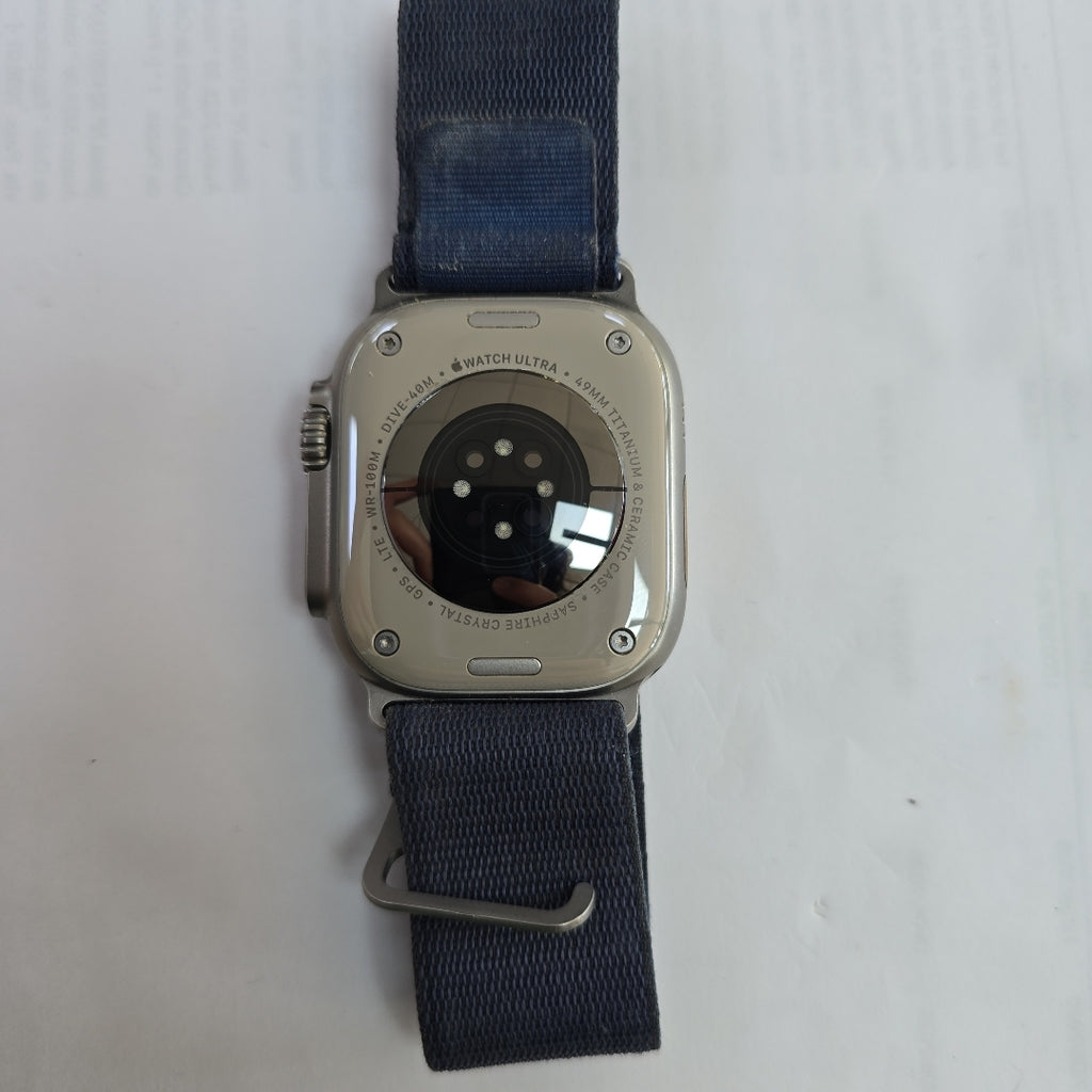 SMARTWATCH APPLE ULTRA TITANIO A2622 49 MM GPS + CELULAR (SEMINUEVO)
