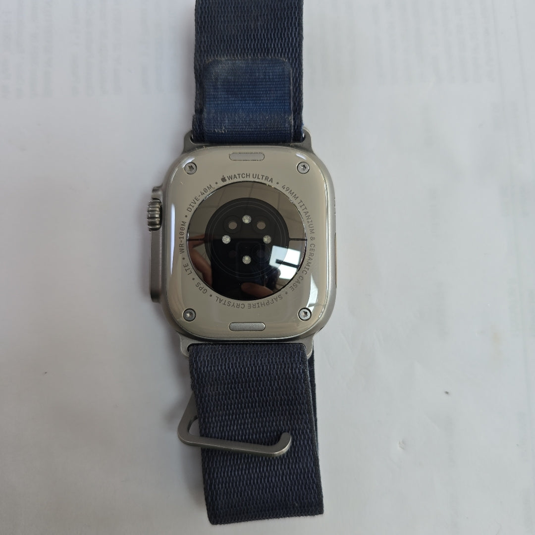SMARTWATCH APPLE ULTRA TITANIO A2622 49 MM GPS + CELULAR (SEMINUEVO)