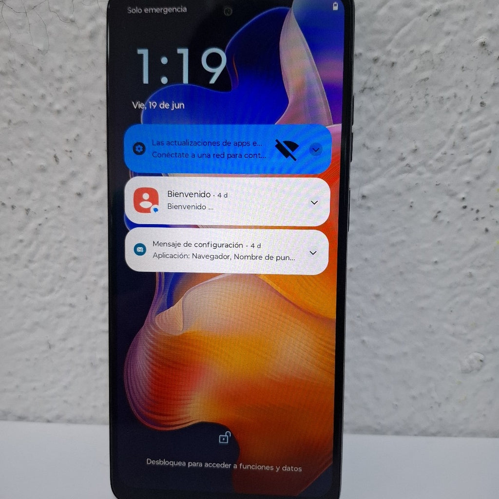 CELULAR MOTOROLA MOTO G24 XT2423-1 (2024) 256 GB 4 GB RAM (SEMINUEVO)