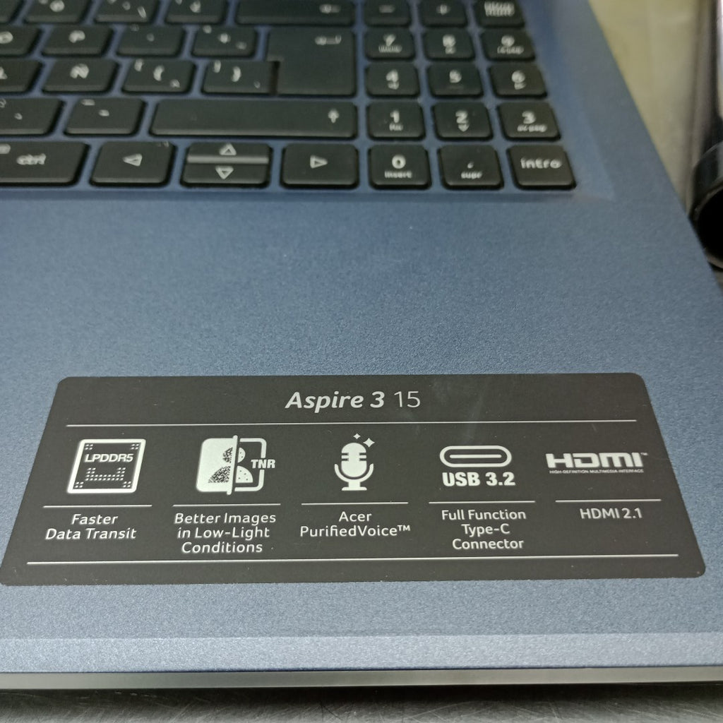 LAPTOP ACER ASPIRE 3 A315-24P-R8H5 (2024) 512 GB SSD 8 GB RAM (SEMINUEVO)