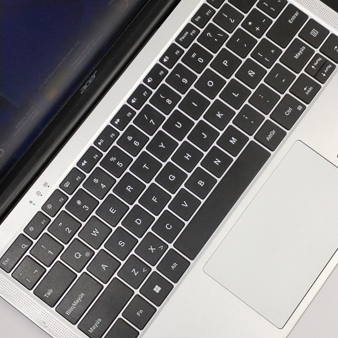 LAPTOP ACER ASPIRE LITE 14 AL14-31P-353Y (2024) 512 GB SSD 8 GB RAM (SEMINUEVO)