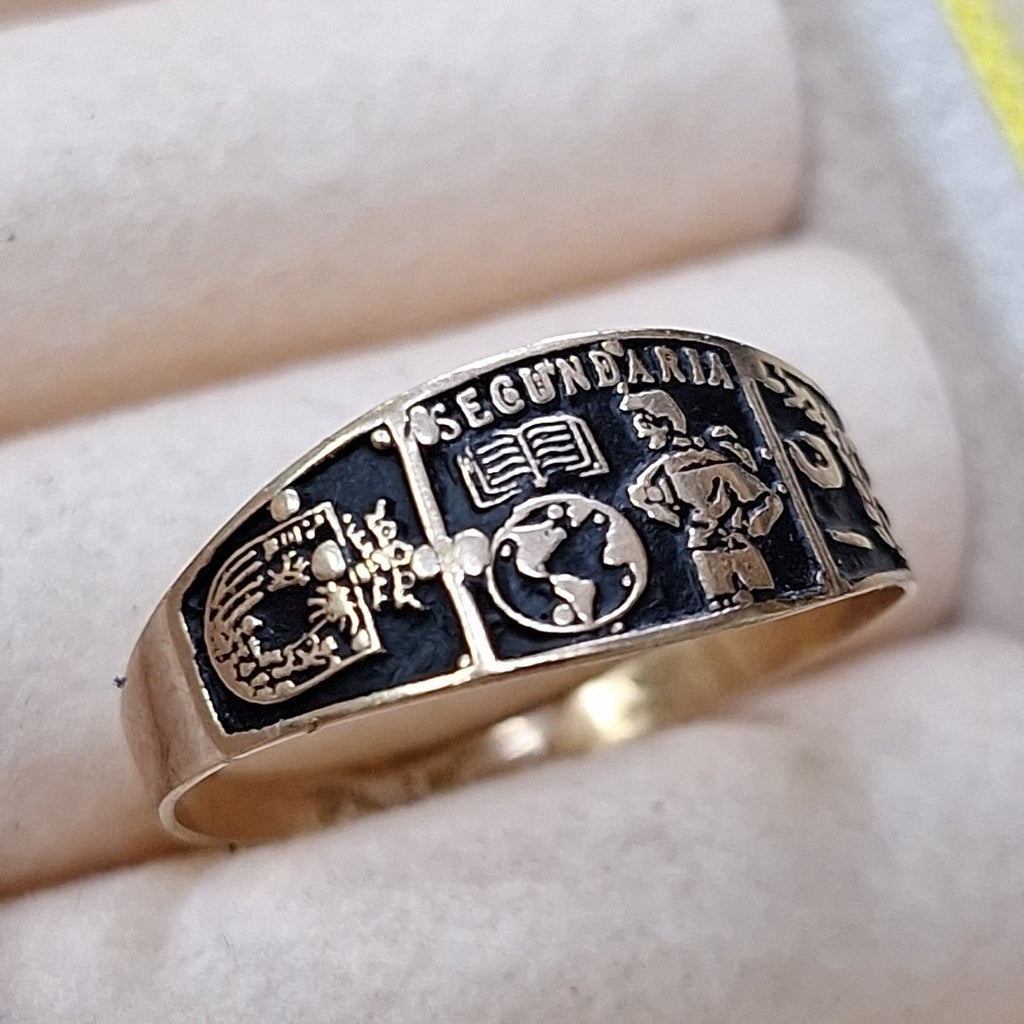 ANILLO DE GRADUACIÓN ORO 8 K 1.3 GRMS (SEMINUEVO)