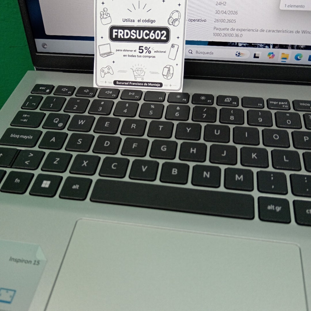 LAPTOP DELL INSPIRON 15 3520 (2024) 512 GB SSD 16 GB RAM (SEMINUEVO)