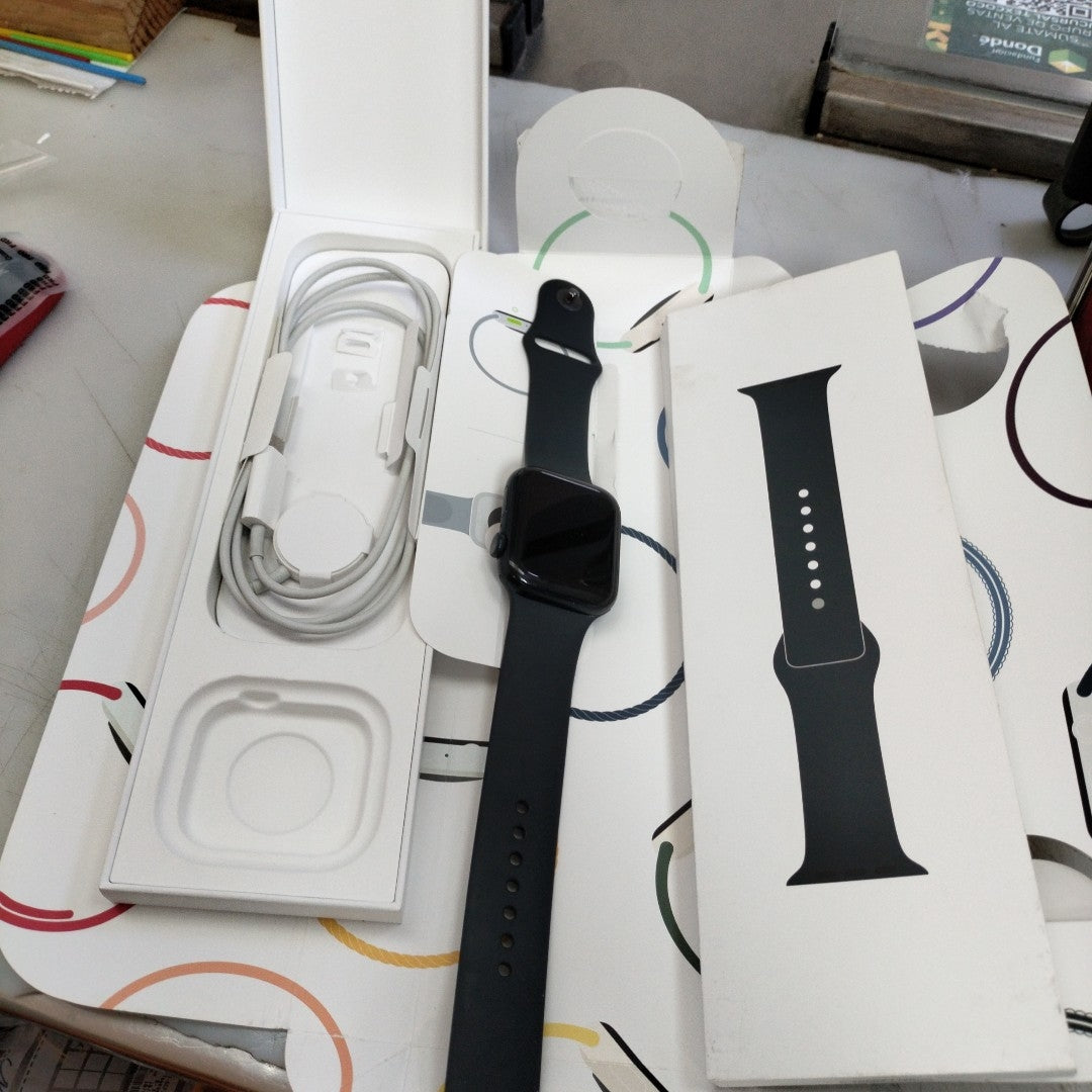 SMARTWATCH APPLE SE 2 ALUMINIO A2723 44 MM GPS (SEMINUEVO)