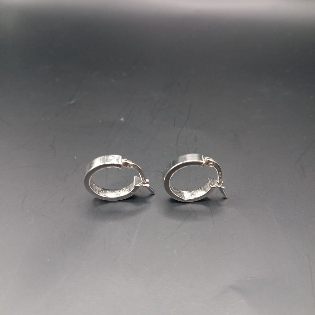 ARRACADAS PAR ORO BLANCO 14 K 1.1 GRMS (SEMINUEVO)