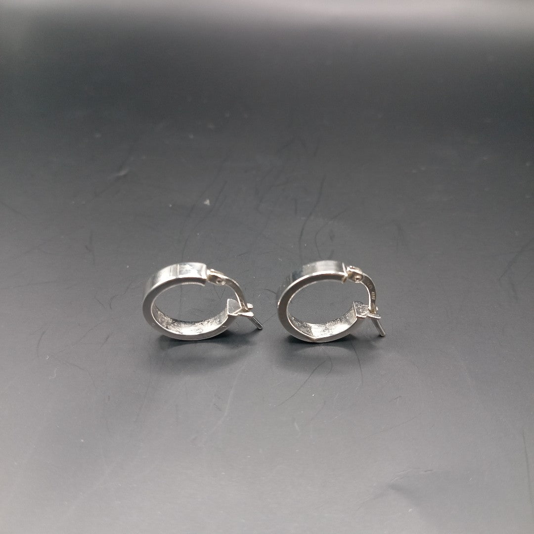 ARRACADAS PAR ORO BLANCO 14 K 1.1 GRMS (SEMINUEVO)