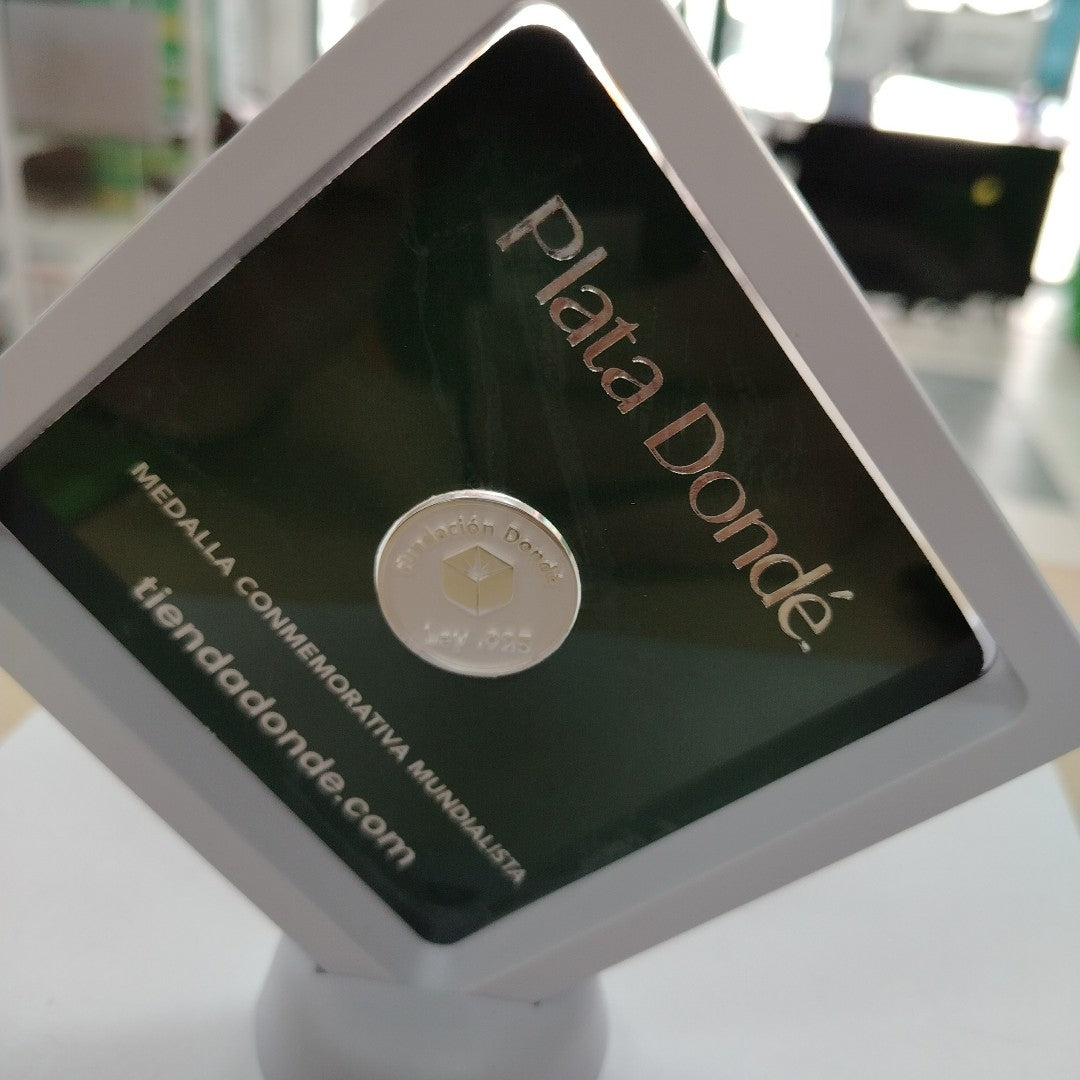 MEDALLA CONMEMORATIVA FRD FÚTBOL MOTIVO ÁGUILA PLATA .925 8.9 GR (NUEVO)