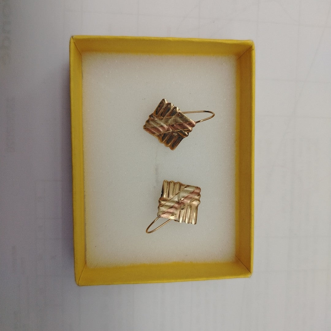 ARETES PAR ORO, RODIADO 8 K 1.5 GRMS (SEMINUEVO)