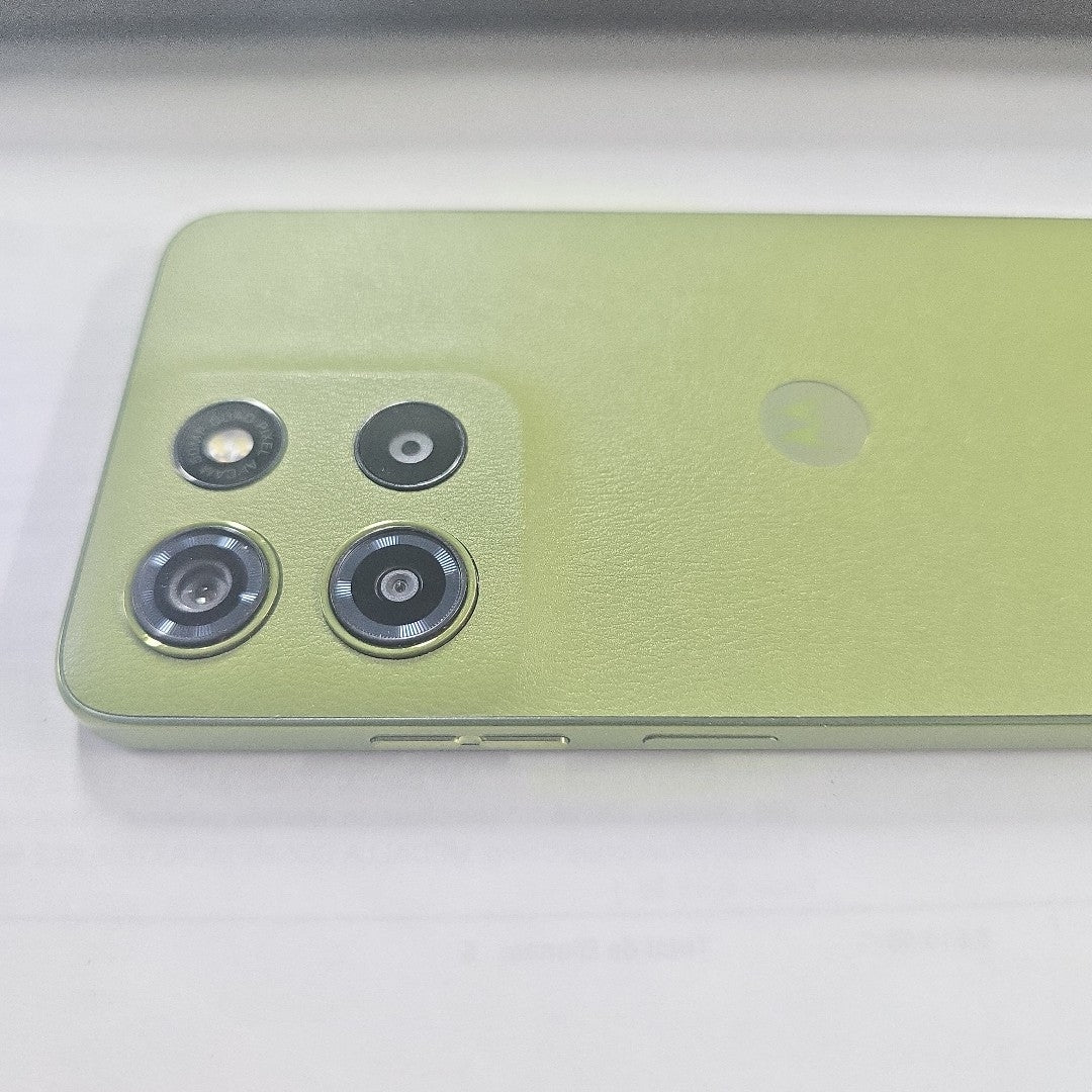 CELULAR MOTOROLA MOTO G15 XT2521-2 (2025) 256 GB 4 GB RAM (SEMINUEVO)