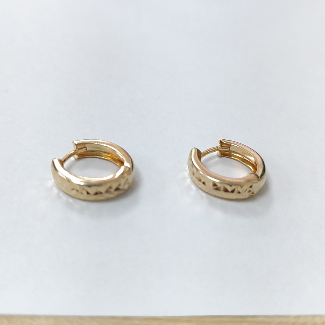 HUGGIES ORO 14K 1.1 (NUEVO)