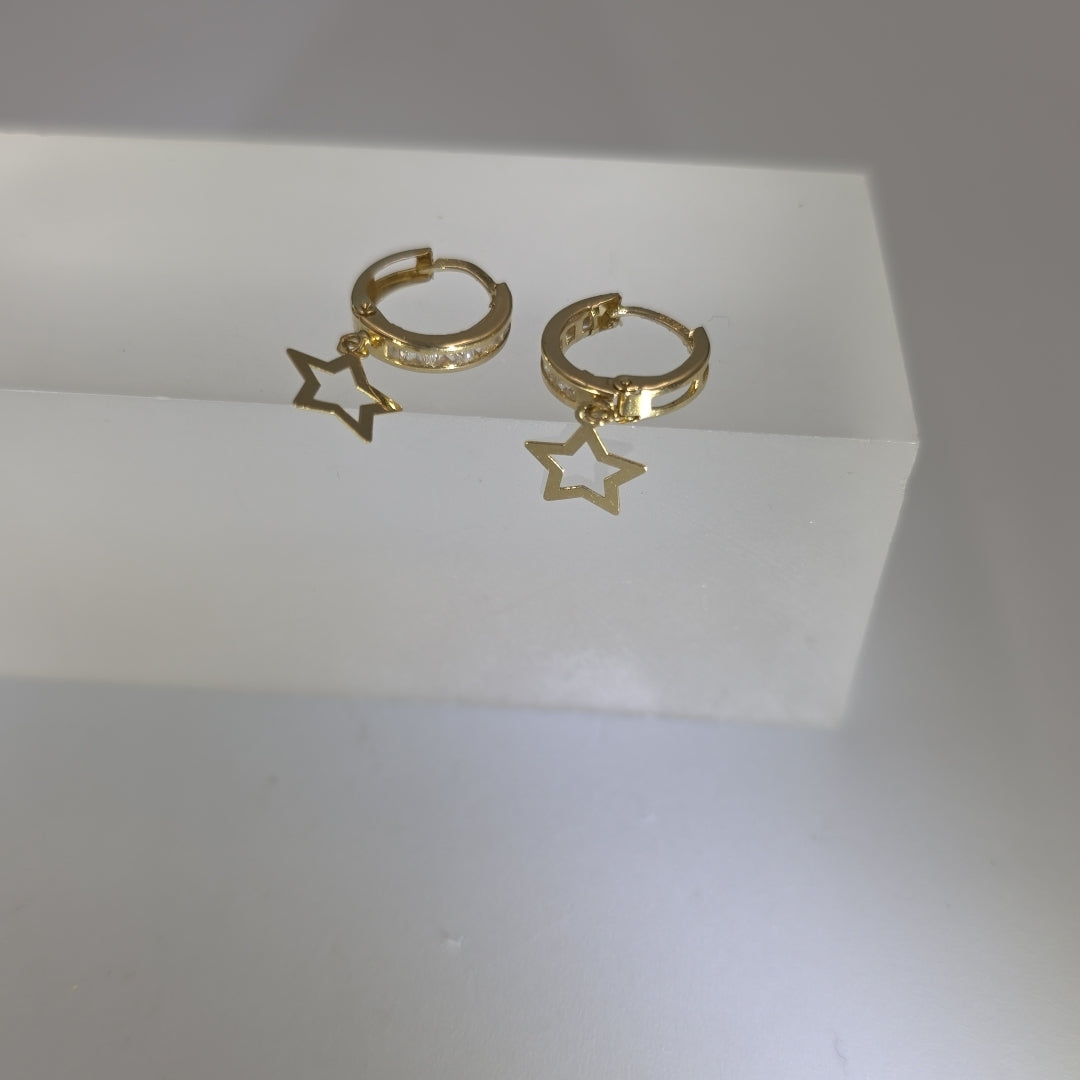 ARRACADAS PAR ORO 10 K 1 GRMS (SEMINUEVO)