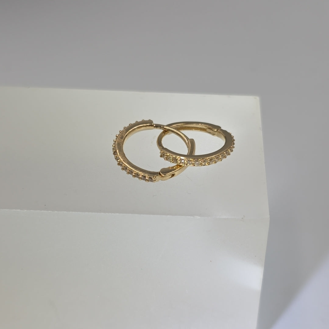 HUGGIES ORO 14K 1.3 (NUEVO)