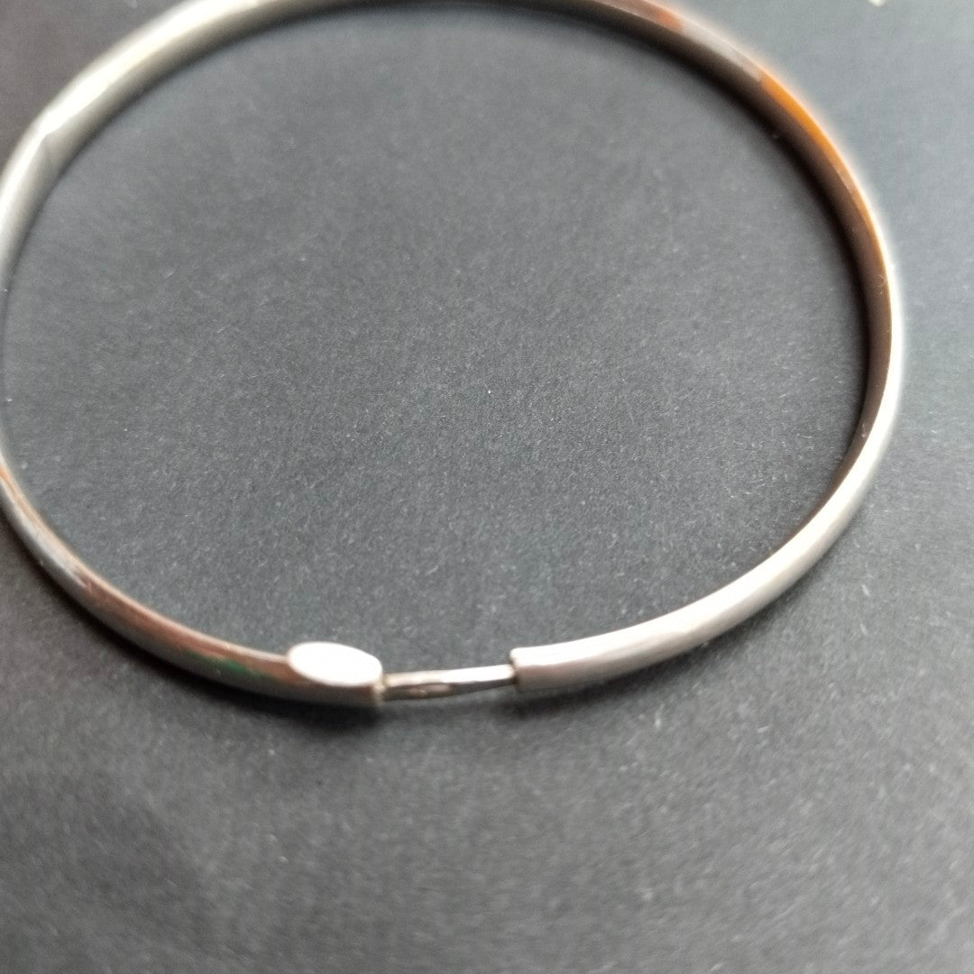 PULSERA RIGIDA ORO BLANCO 14 K 3,80 GRMS (SEMINUEVO)