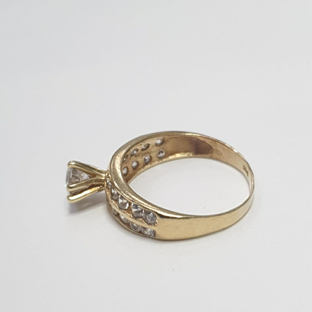 ANILLO,SOLITARIO ORO 10 K 2,60 GRMS (SEMINUEVO)