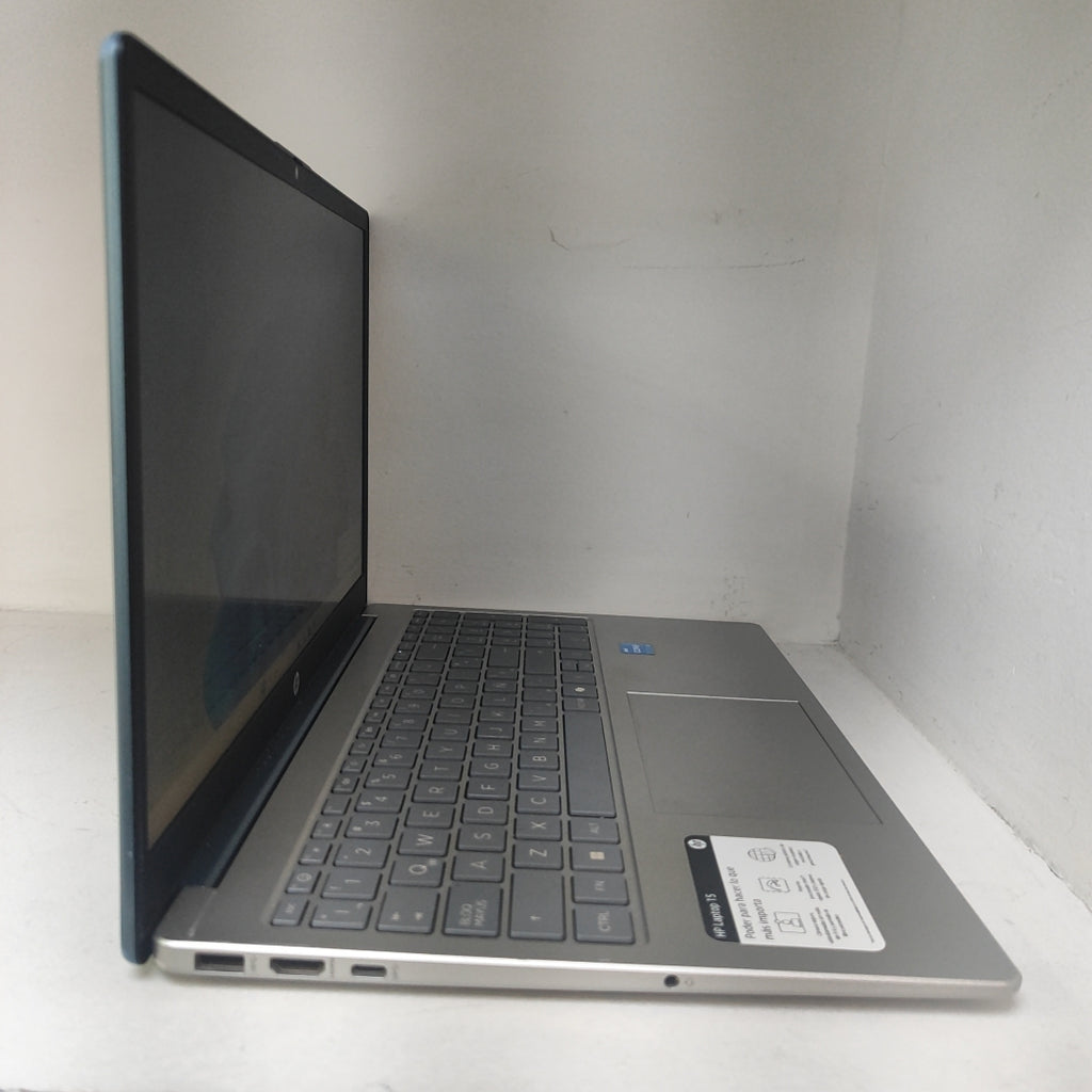 LAPTOP HP 15-FD0231LA (2025) 512 GB SSD 8 GB RAM (SEMINUEVO)