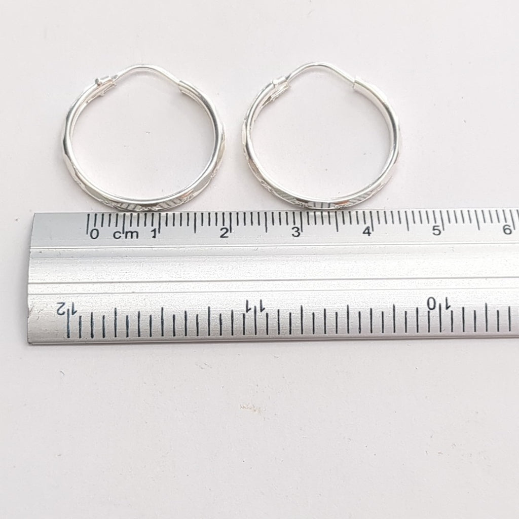 PAR ARRACADAS FACETADA PLATA .925 2.1 GR (NUEVO)