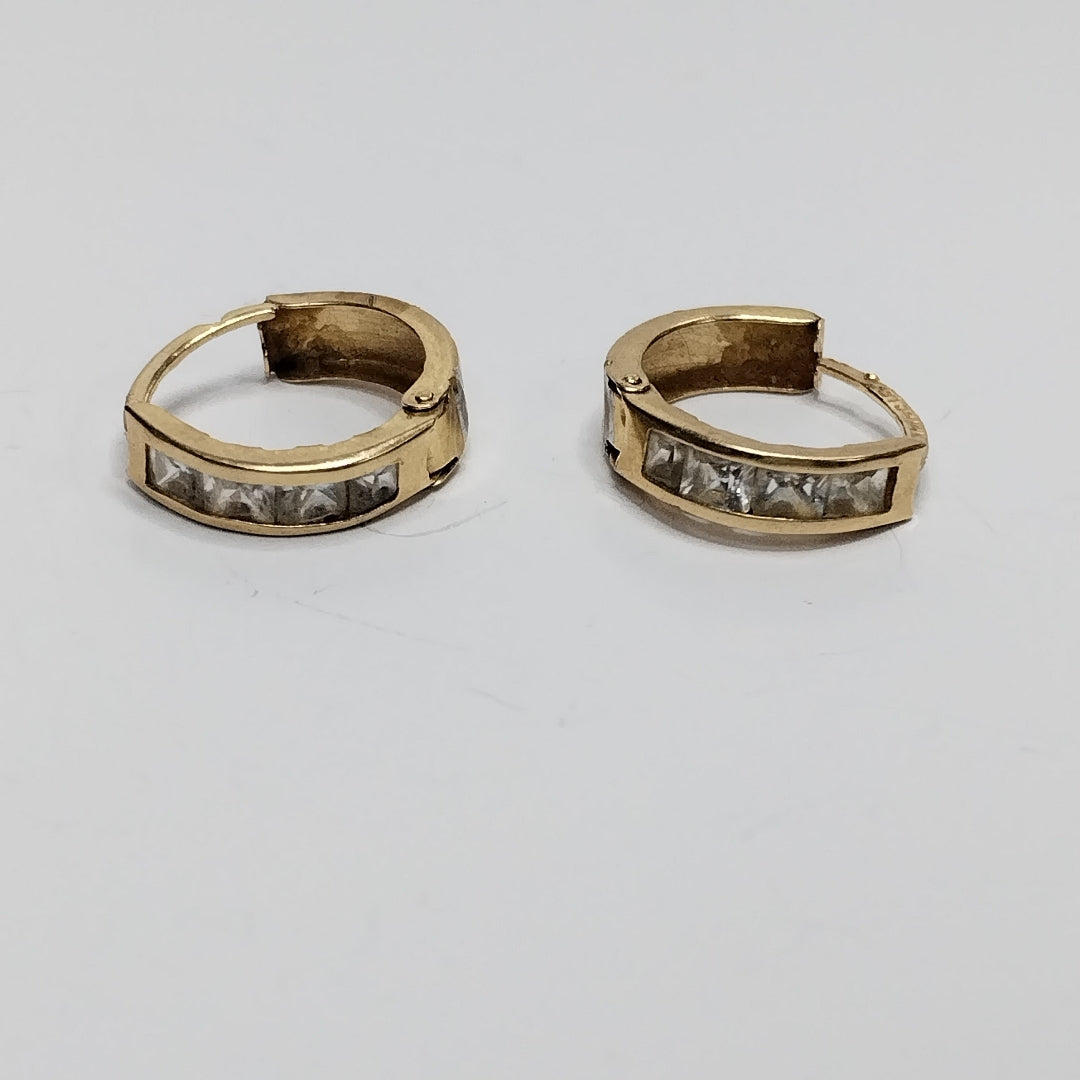 ARETES PAR ORO COMBINADO 14 K 1.5 GRMS (SEMINUEVO)