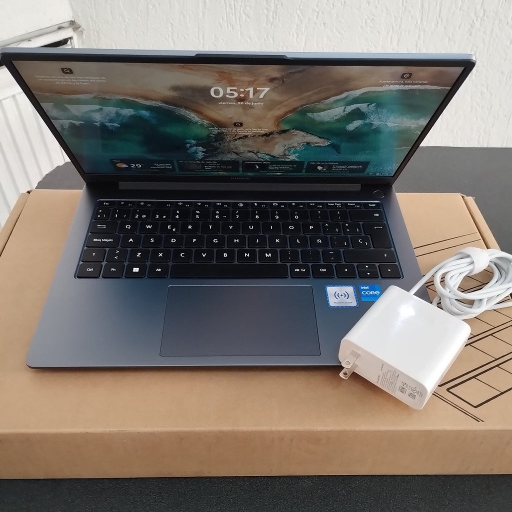 LAPTOP HUAWEI MATEBOOK D14 MDF-X (2024) 512 GB SSD 16 GB RAM (SEMINUEVO)