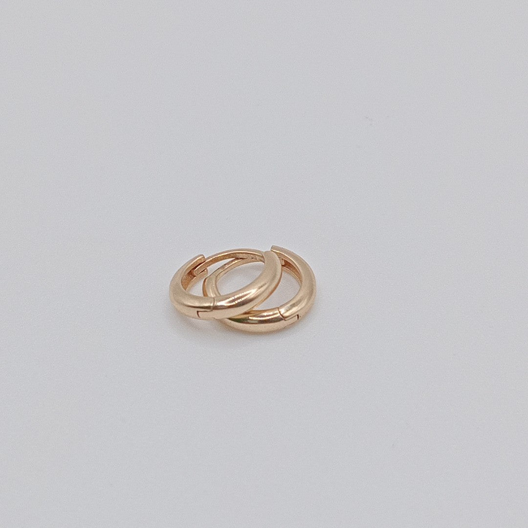 HUGGIES ORO 14K 1.1 (NUEVO)