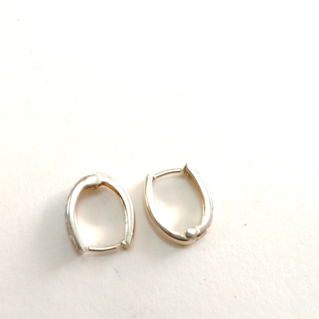 HUGGIES ORO 14K 1.1 (NUEVO)