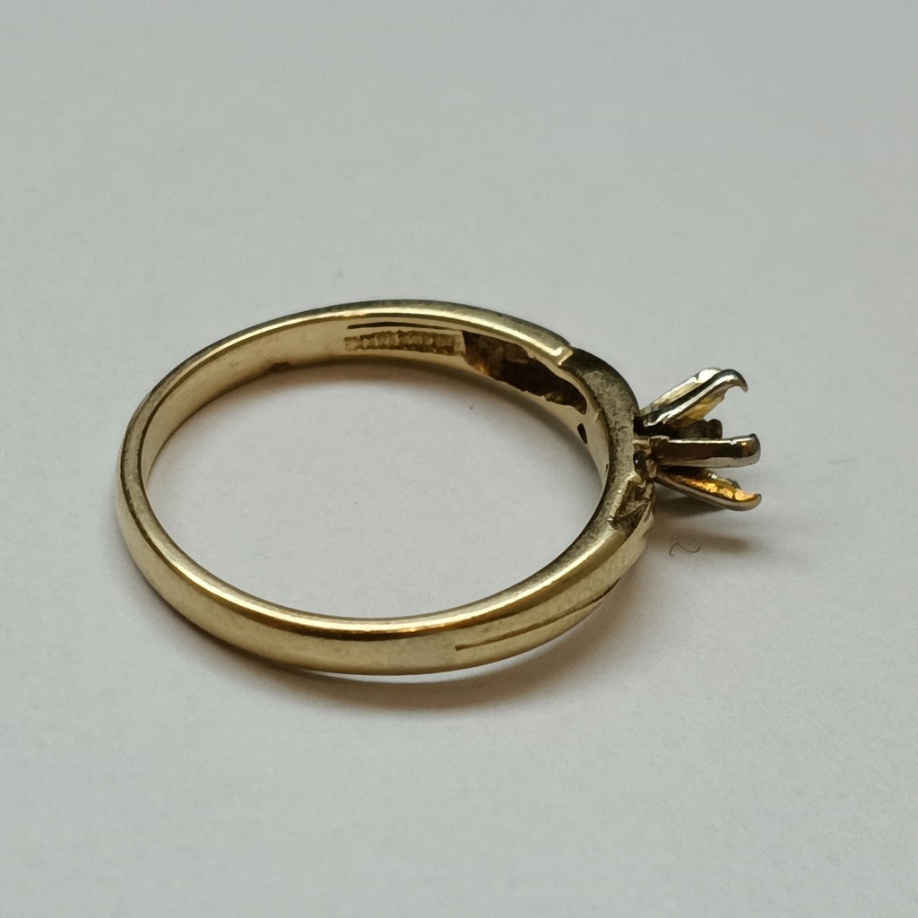 SOLITARIO ORO 14 K 2.5 GRMS (SEMINUEVO)
