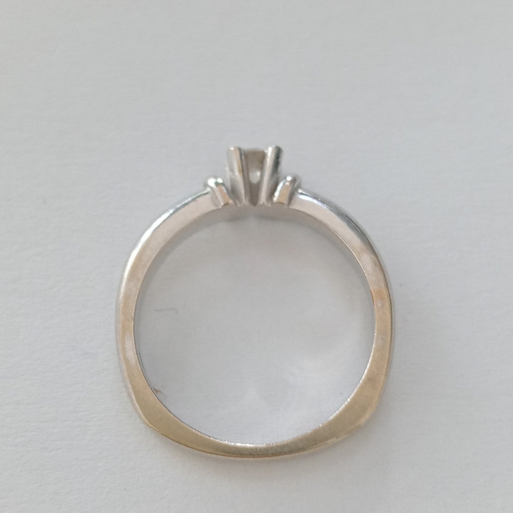 ANILLO ORO, ORO BLANCO 10 K 3.3 GRMS (SEMINUEVO)
